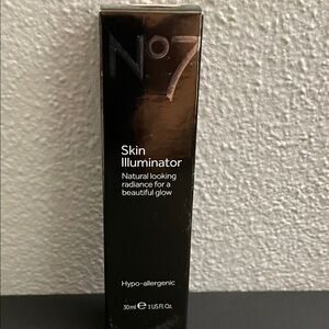 No7 Skin Illuminator Serum - Nude